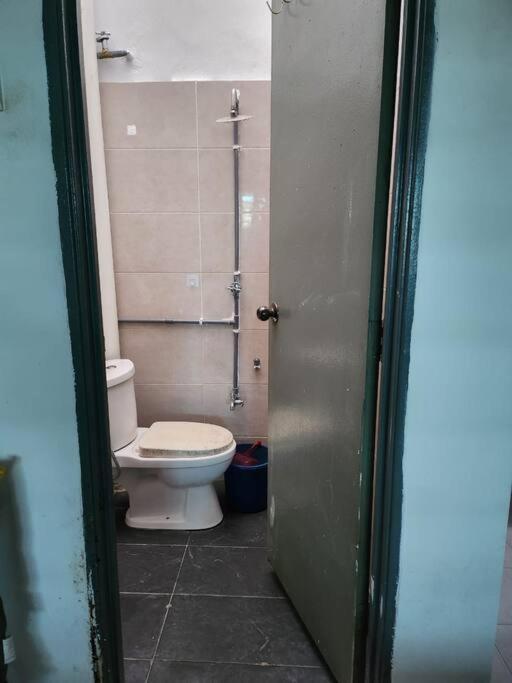 D'Haja 61 Klia Sepang With 3 Airconds & Wifi Villa Бантинг Екстериор снимка