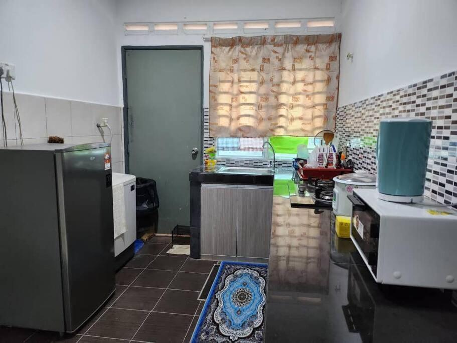 D'Haja 61 Klia Sepang With 3 Airconds & Wifi Villa Бантинг Екстериор снимка