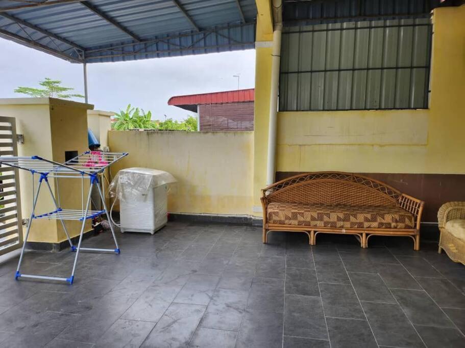 D'Haja 61 Klia Sepang With 3 Airconds & Wifi Villa Бантинг Екстериор снимка